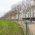 Pacino Invalides-tour Eiffel- 4 Pers * Παρίσι